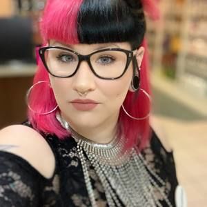 Meet your Posher, Jade